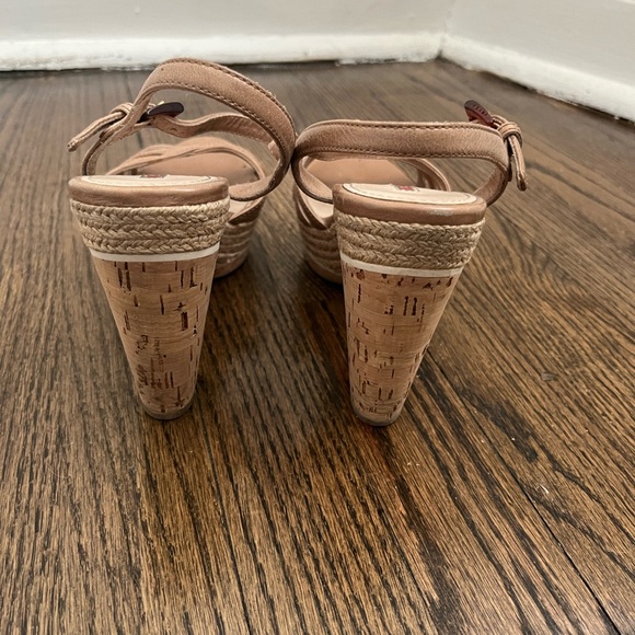 Prada Womens Strappy Nude Leather Cork Wedge Sandals. US size 6.5 - Picture 4 of 11